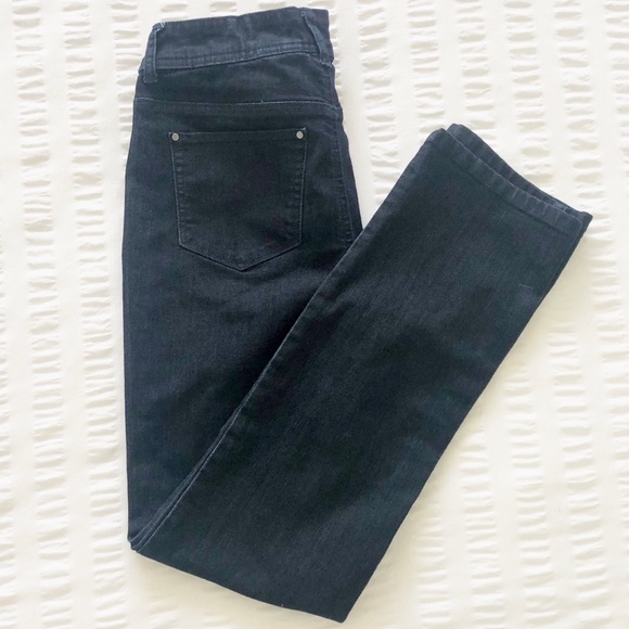 Chico’s Fabulously Slimming Jeans Size 00 real world size 2. - Picture 2 of 6